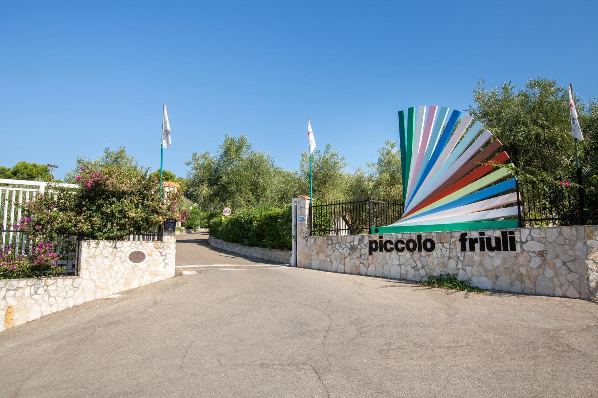 Centro Vacanze Piccolo Friuli Aparthotel Vieste Ngoại thất bức ảnh